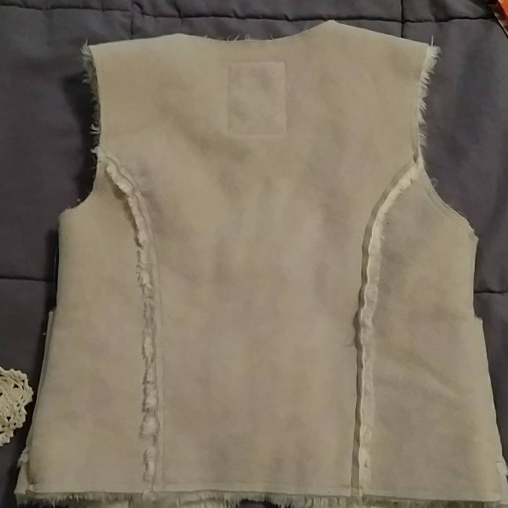 Childs Old Navy Faux Suede & Fur Vest - Picture 2 of 6